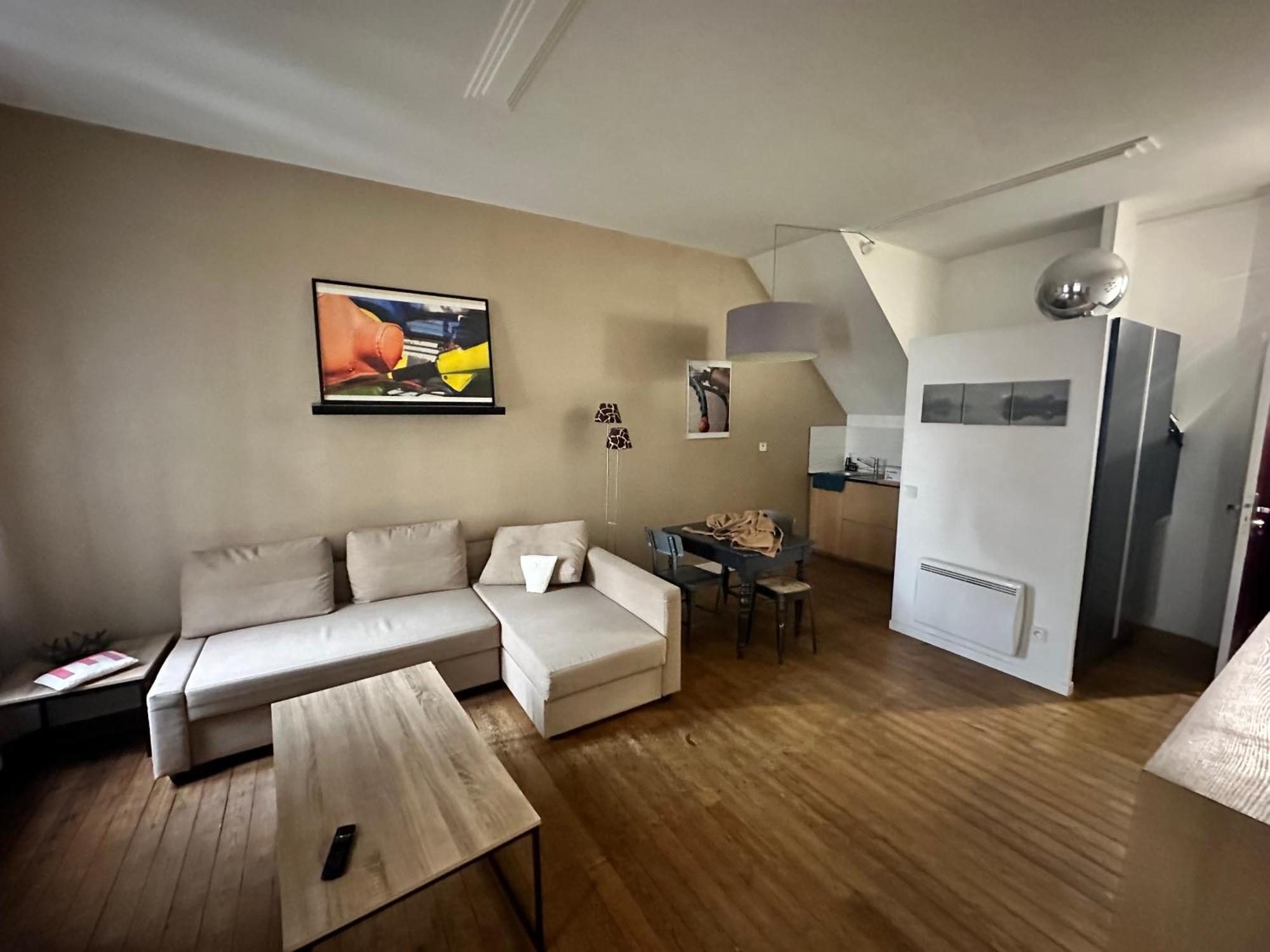 Standing Apartment T2 Near The Train Station And Tours Buitenkant foto