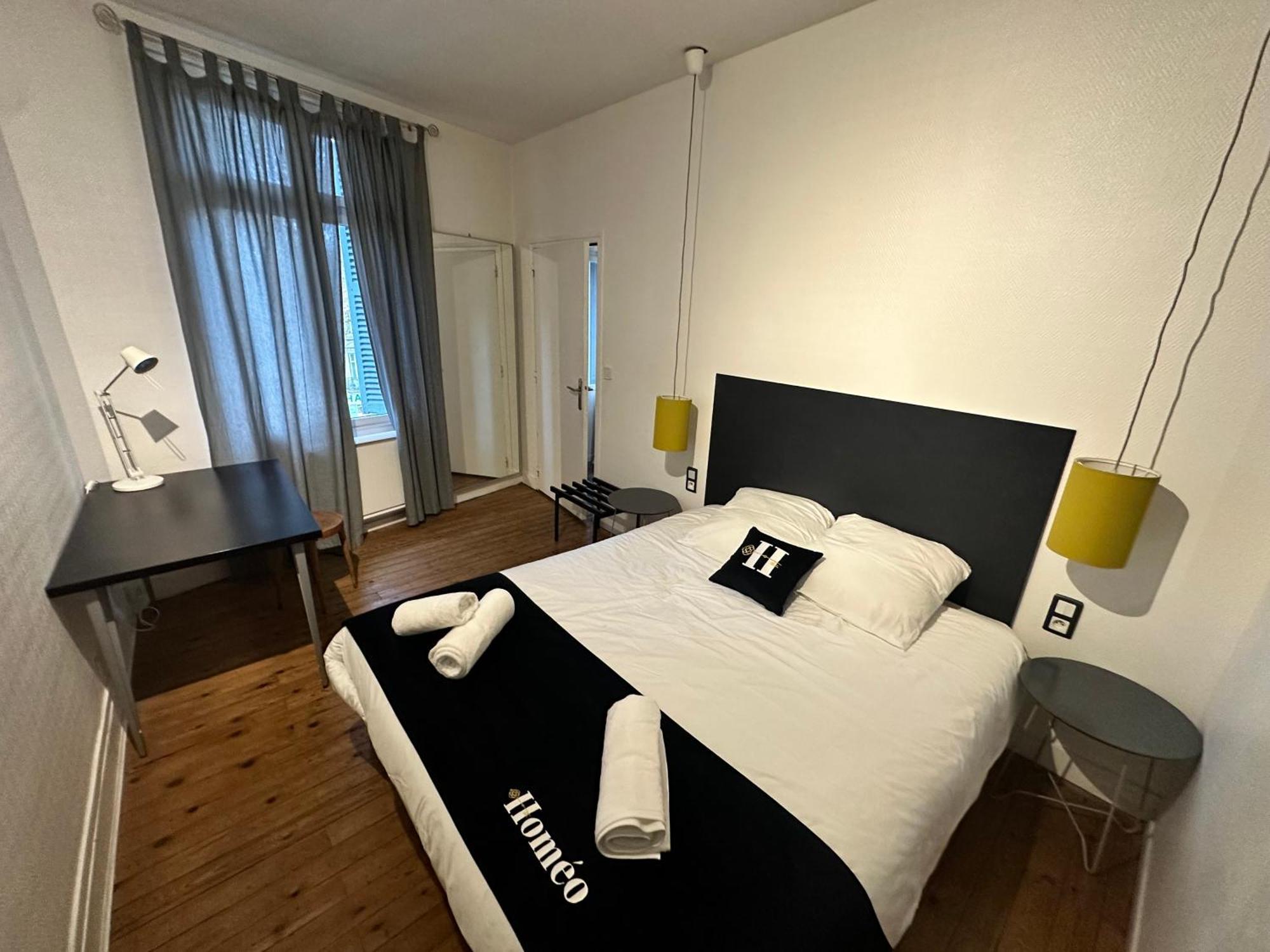 Standing Apartment T2 Near The Train Station And Tours Buitenkant foto